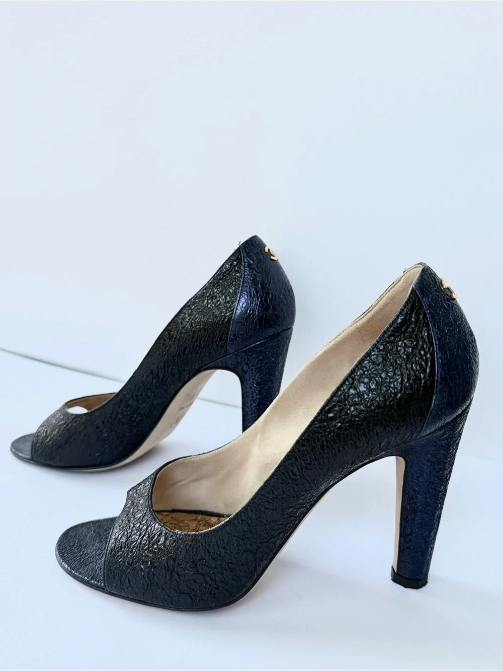 CHANEL Metallic Navy & Black Textured Peep-Toe Pumps Interlocking Gold CC Size 8